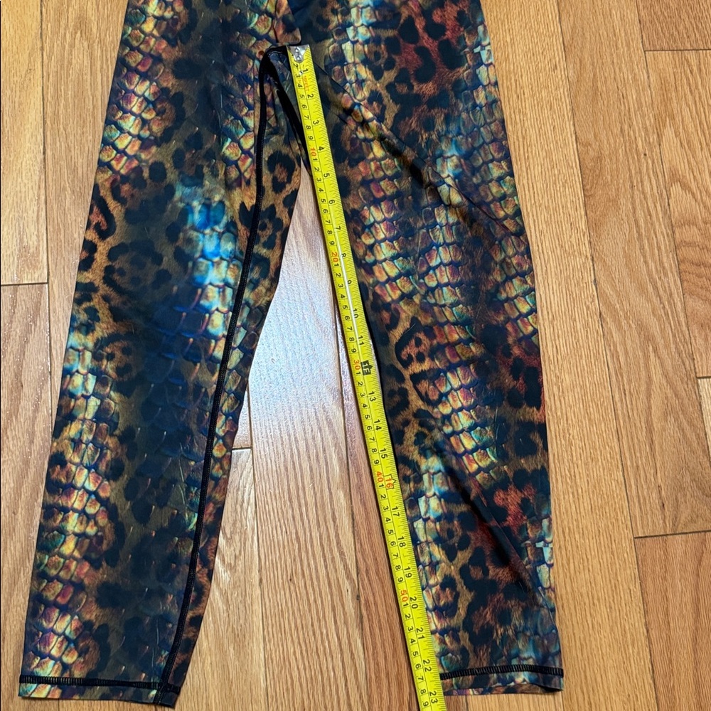 Yoga Democracy YD Animal Print Leggings 23” length, Medium - Picture 3 of 8